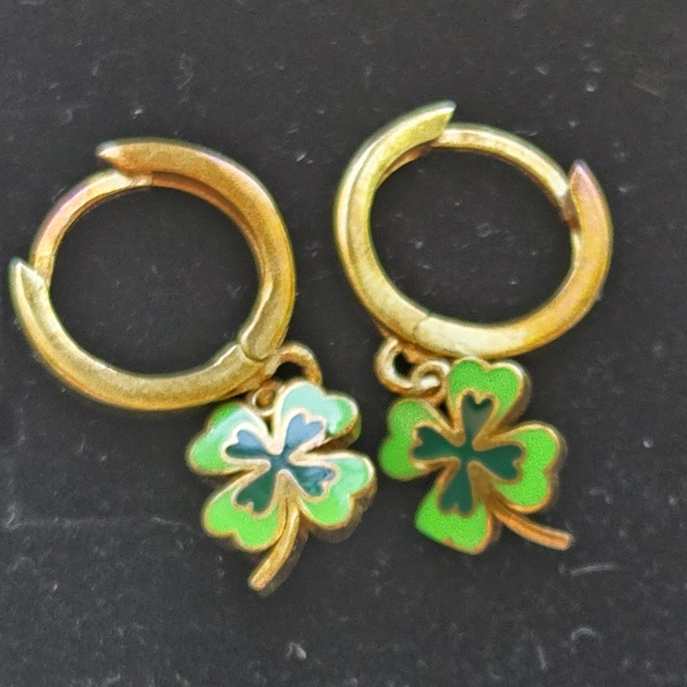Chic Gold Hoop Earrings with Green Clover Charm - Picture 3 of 5